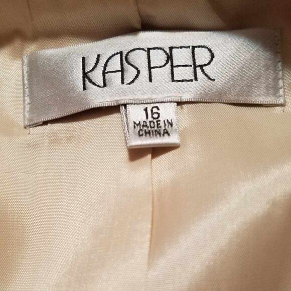 Kasper Tan Lightweight Ruffle Collar Pants Suit Size 16 - Picture 2 of 12